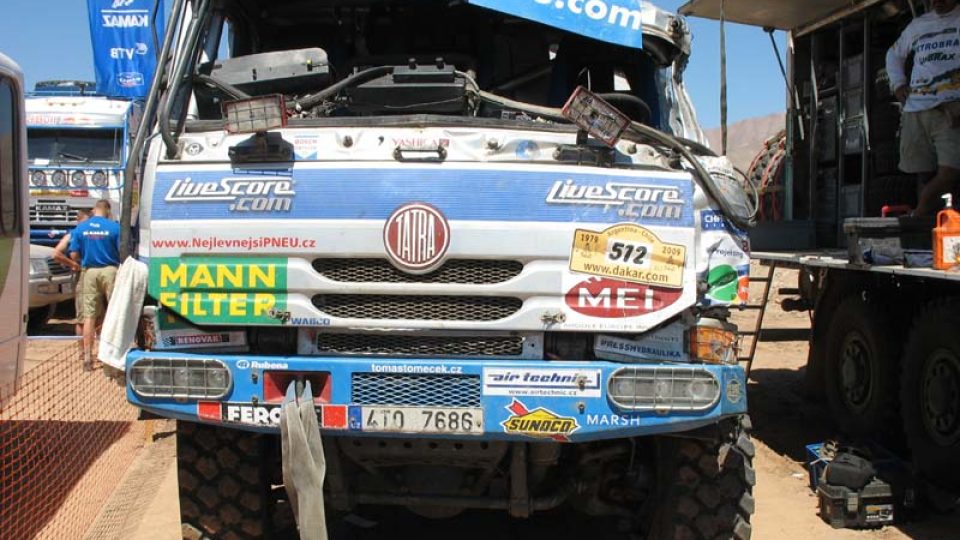 Do bivaku v Copiapo musela být poničná tatra dotažena