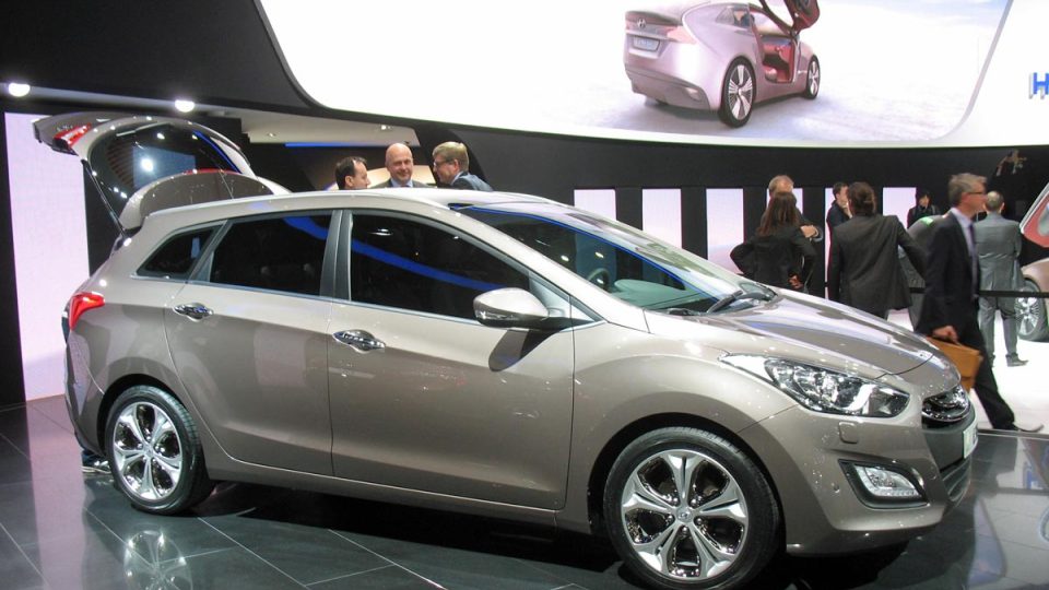 i30 spadá do segmentu C, kde bude směle konkurovat Škodě Octavii