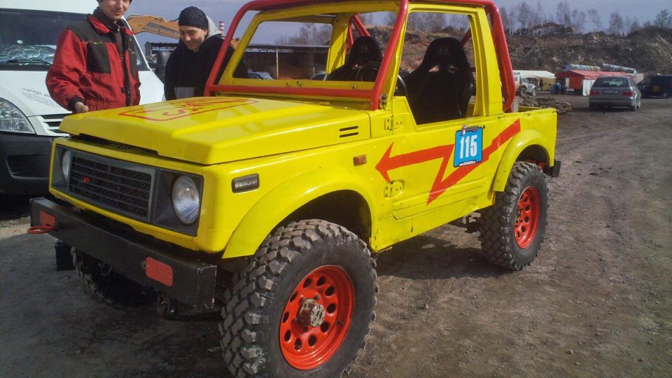 Závodní speciál Suzuki Samuraj týmu Drátenící