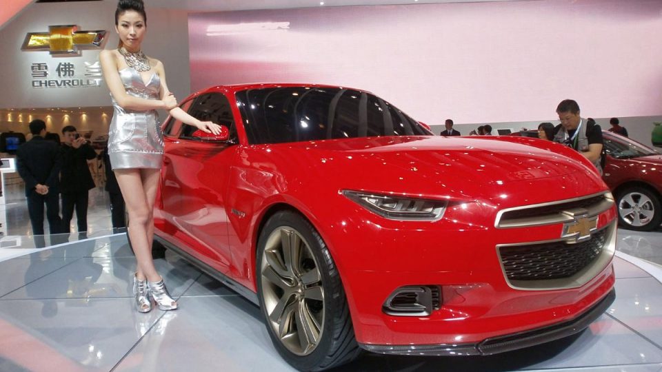 Code 130R je čtyřmístné kupé s tříprostorovou karosérií a pohonem zadních kol