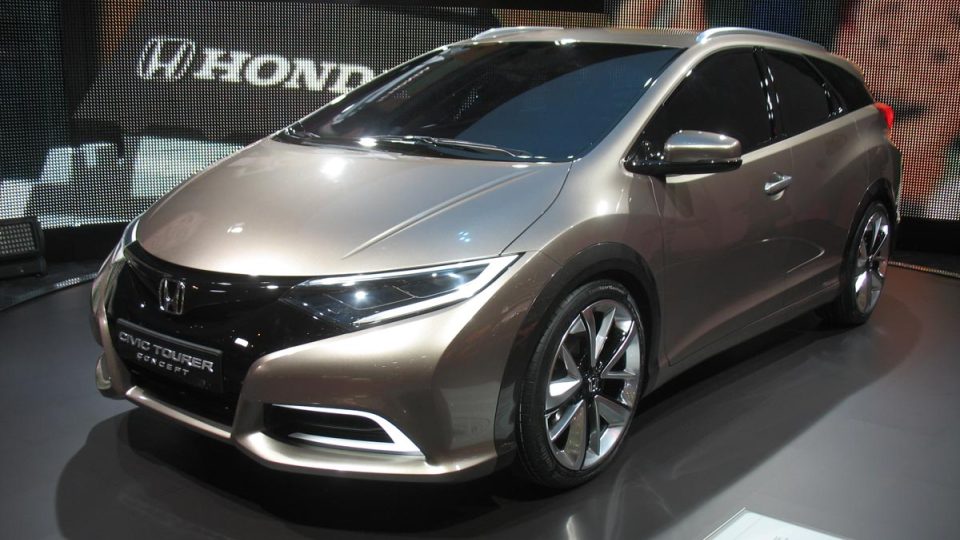 Honda Civic Tourer je zatím jen koncept, ale od skutečné podoby vozu se příliš lišit nebude