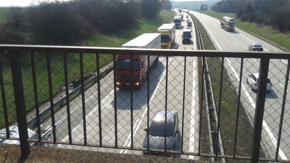 Mosty nad D1 na Vysočině jsou často v havarijním stavu