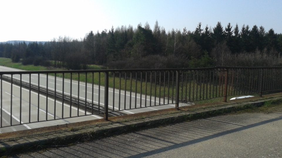 Mosty nad D1 na Vysočině jsou často v havarijním stavu