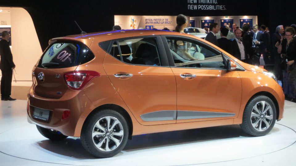 Malý Hyundai i10. 3