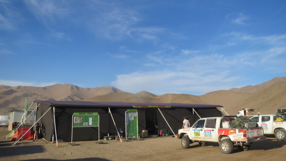 Novinářský stan na Rallye Dakar