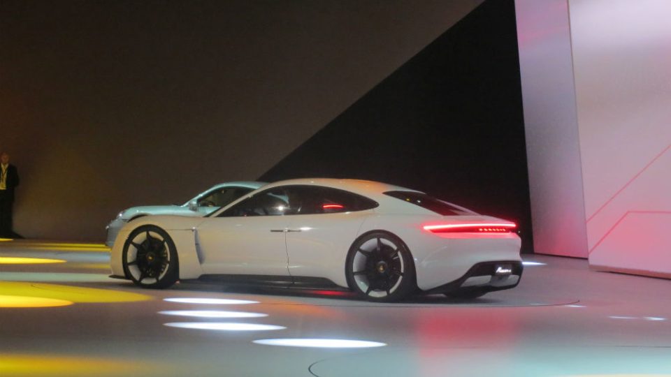 Elektrické Porsche Mission E 3