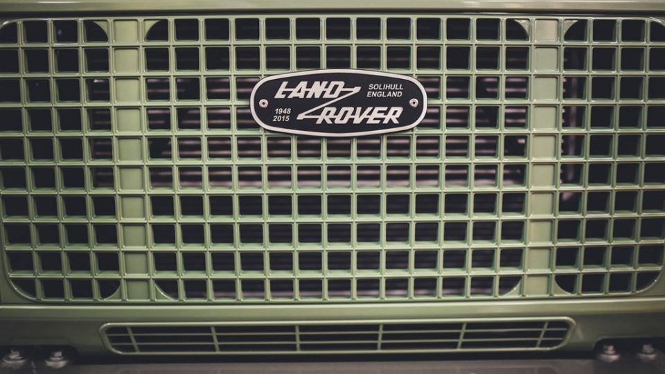 Land Rover Defender;