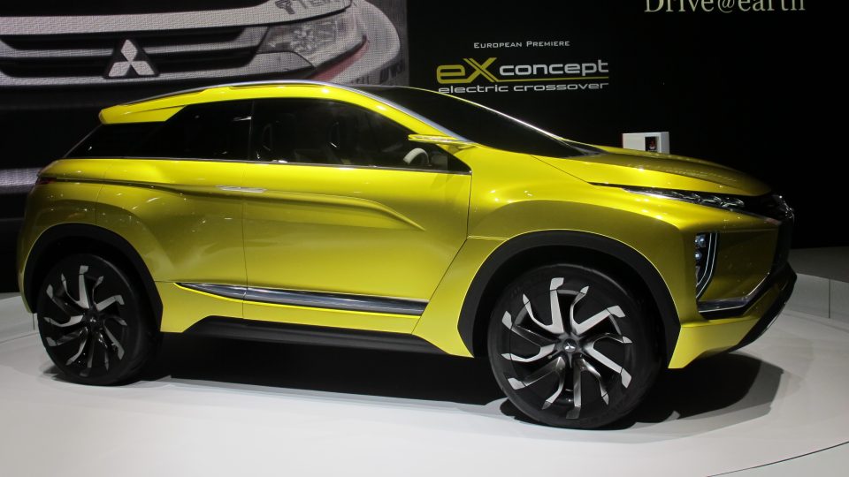 Mitsubishi crossover electric concept bok